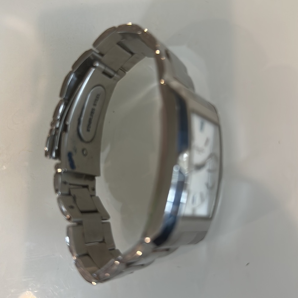 Kenneth Cole New York Silver Tone Metal Link Men’s Watch - Picture 4 of 6